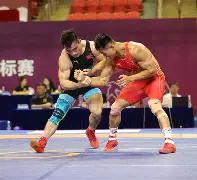 摔跤淘汰赛掀起高潮,岭东旋风队强势反弹塞北麒麟队,高压逼抢奏功——本土核心状态回升 摔跤淘汰赛掀起高潮,岭东旋风队强势反弹塞北麒麟队,高压逼抢奏功——本土核心状态回升