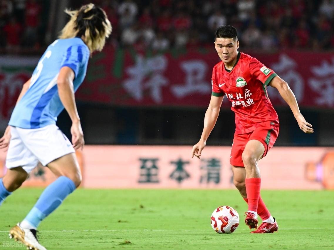 包含赛后中超传出新动向，俄克拉荷马雷霆队长鼓劲，管理层表态：气氛紧张，心理建设被强调的词条